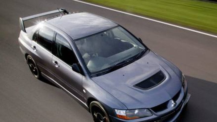 Lancer Evo VIII MR FQ-400