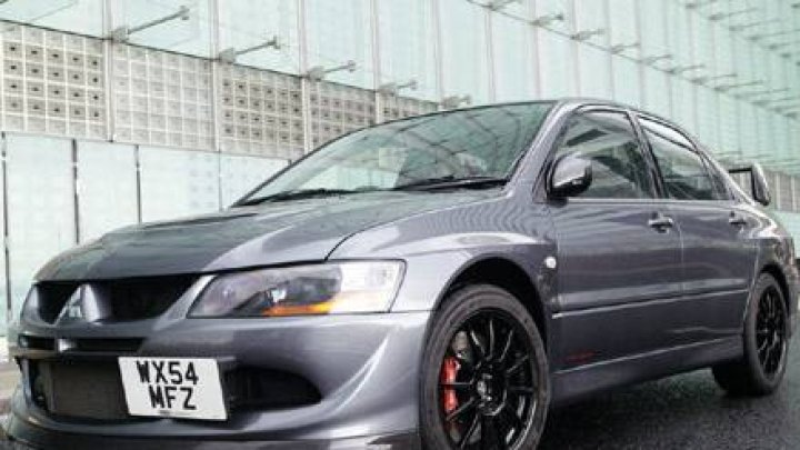 Lancer Evo VIII MR FQ-400