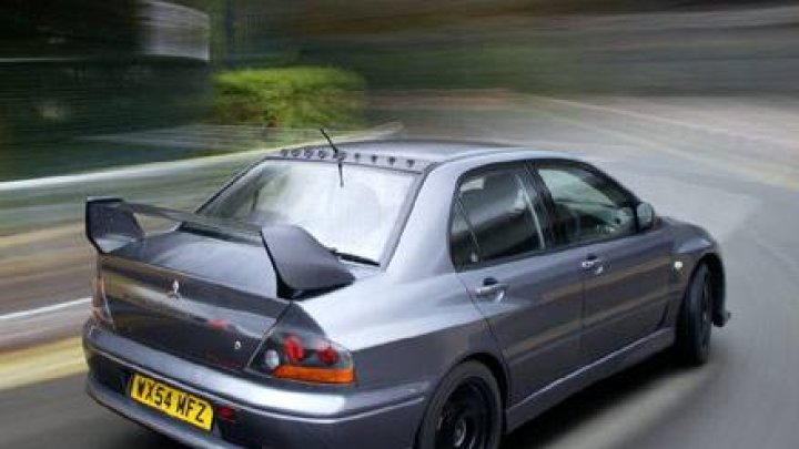 Lancer Evo VIII MR FQ-400