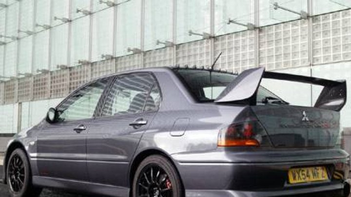 Lancer Evo VIII MR FQ-400