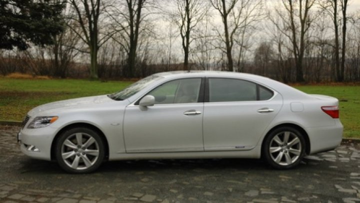 LS 600h