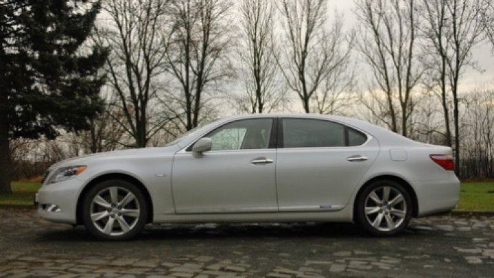 LS 600h