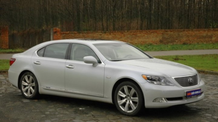 LS 600h