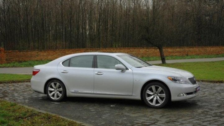 LS 600h