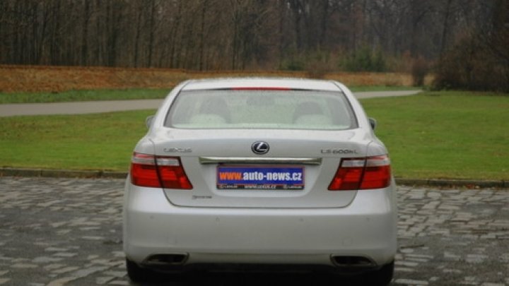 LS 600h