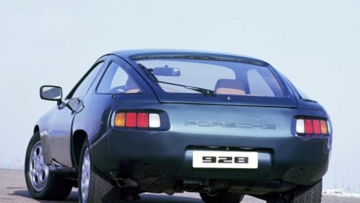 928