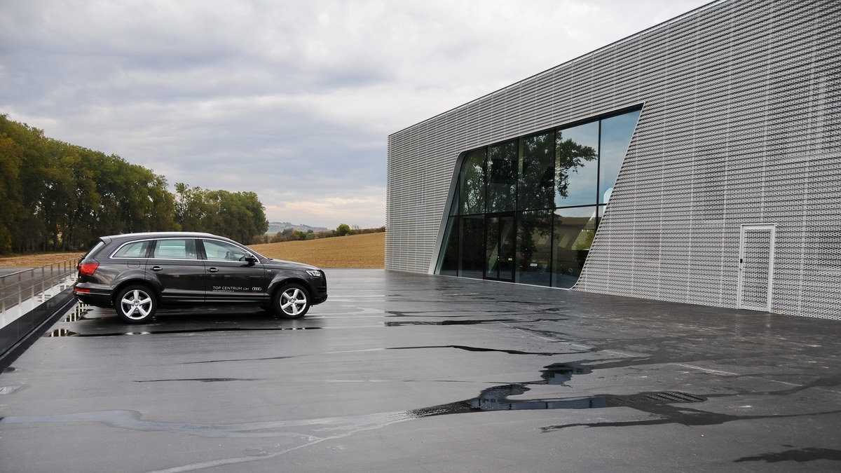 TOP CENTRUM car