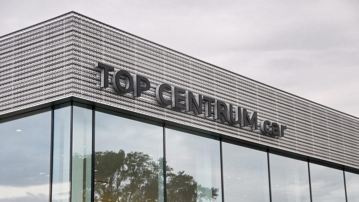 TOP CENTRUM car