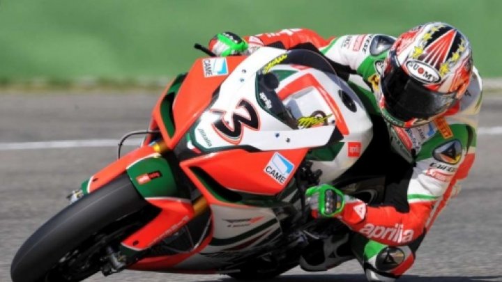 Biaggi v čele MS superbiků