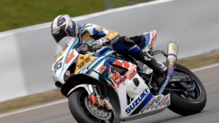 Superbiky v Německu ovládl Haga