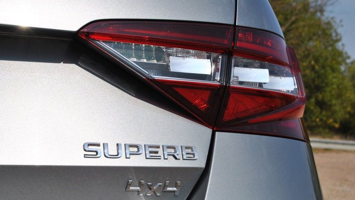 Škoda Superb (2015) 2.0 TDI 4x4 DSG