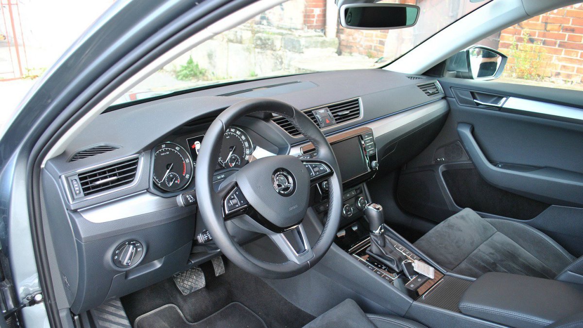Škoda Superb (2015) 2.0 TDI 4x4 DSG