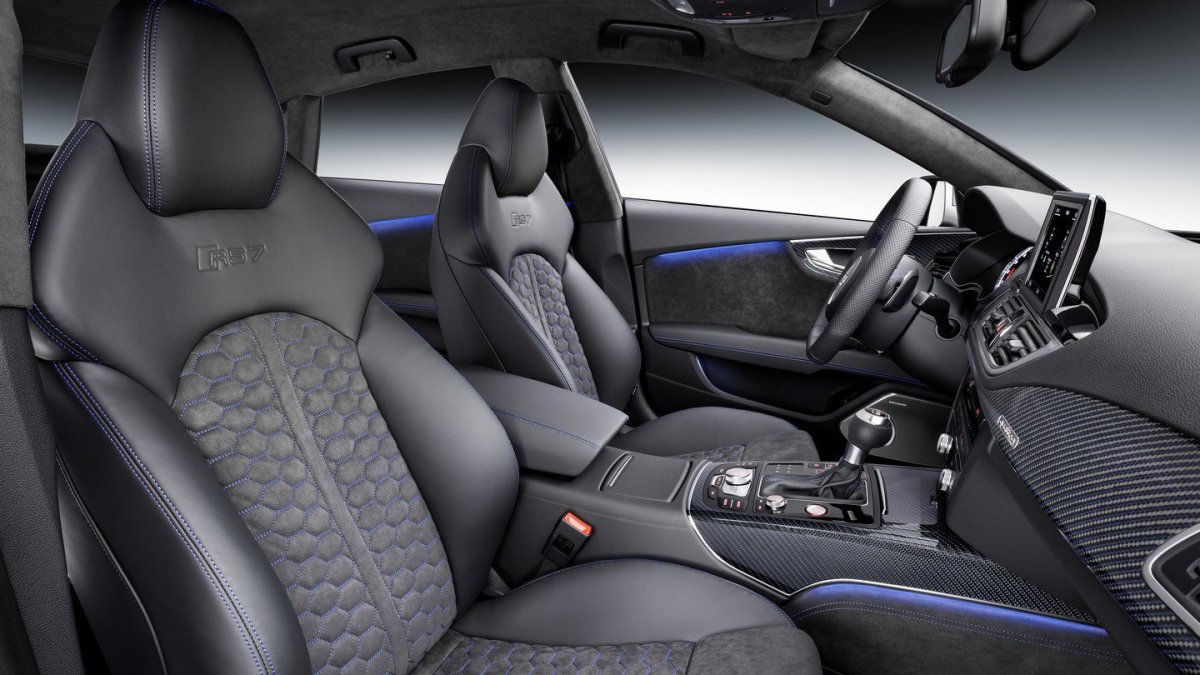 Sedačky čalouněné kůží a Alcantarou, Audi RS7 Sportback performance.