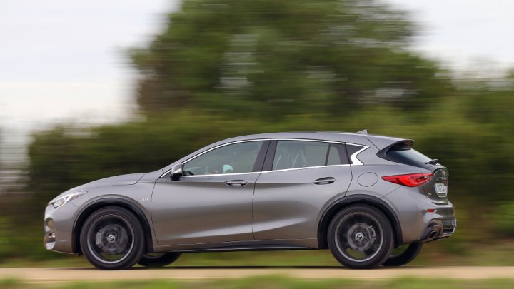 Infiniti Q30