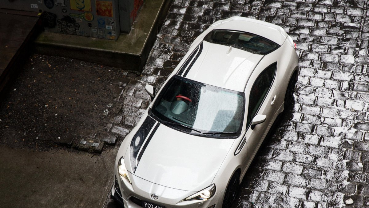 Základem této edice je černobílý lak a body kit od TRD, Toyota 86 Blackline Edition