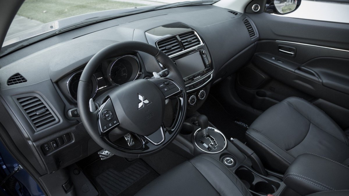 Přepracovaný interiér, Mitsubishi Outlander Sport.