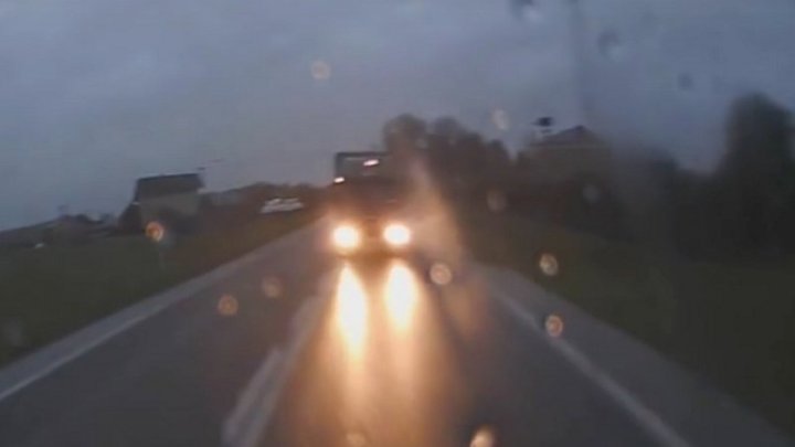 mikrospánek řidiče za volantem kamionu
