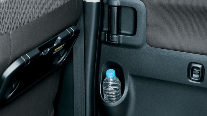 Mitsubishi Delica D:2