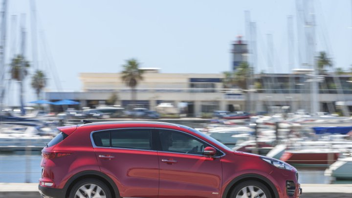Čtvrtá Kia Sportage vstupuje na český trh s cenami od 460 tisíc.