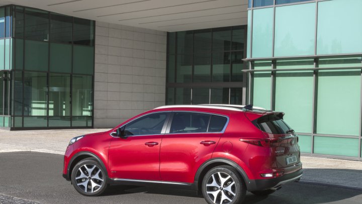 Čtvrtá Kia Sportage vstupuje na český trh s cenami od 460 tisíc.
