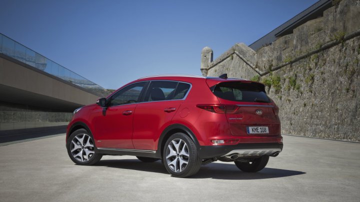 Čtvrtá Kia Sportage vstupuje na český trh s cenami od 460 tisíc.