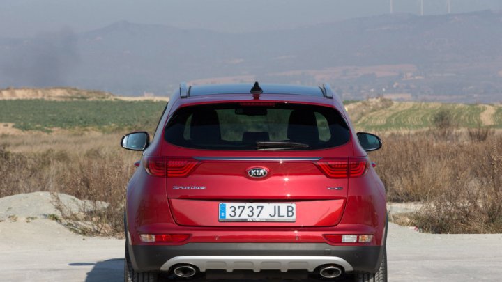 Čtvrtá Kia Sportage vstupuje na český trh s cenami od 460 tisíc.