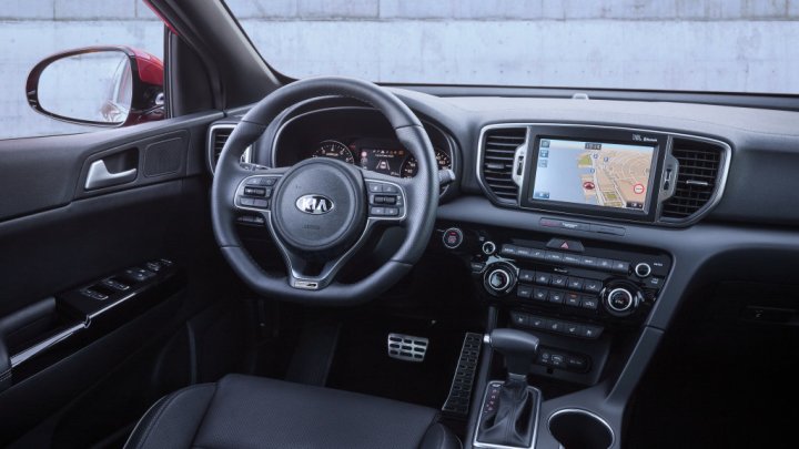 Čtvrtá Kia Sportage vstupuje na český trh s cenami od 460 tisíc.