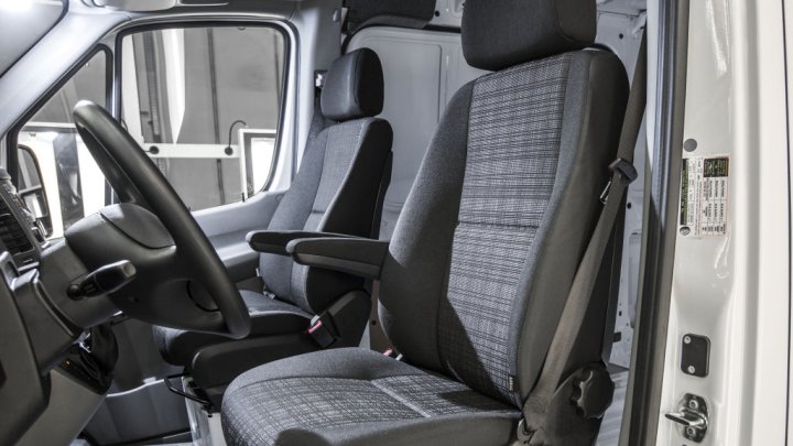 Mercedes-Benz Sprinter Worker je základním, a tedy i nejjednodušším Sprinterem v USA.
