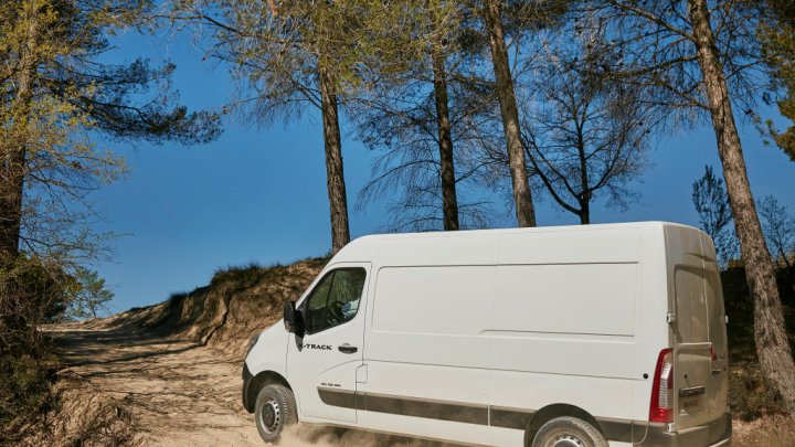 Renault Master X-Track