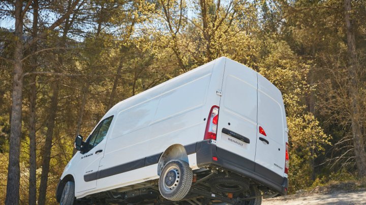 Renault Master X-Track