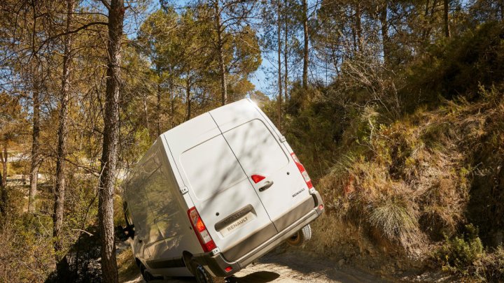 Renault Master X-Track