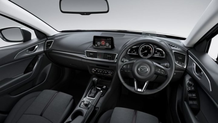 Mazda Axela prošla decentní modernizací, do prodeje jde již dnes.