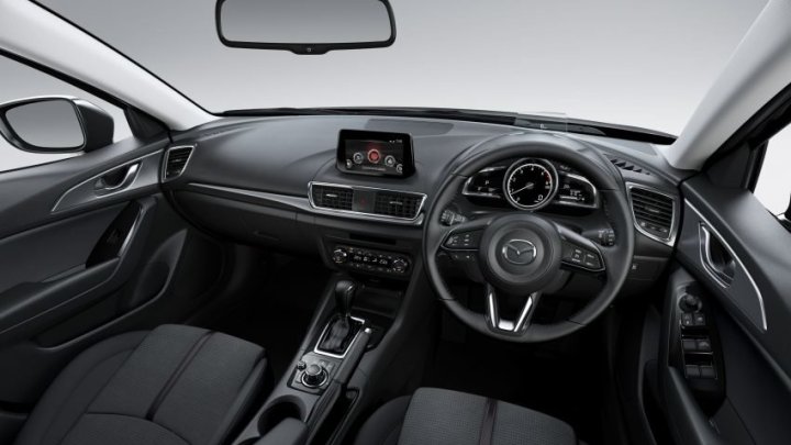Mazda Axela prošla decentní modernizací, do prodeje jde již dnes.