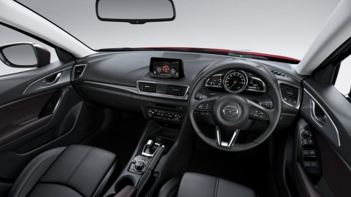 Mazda Axela prošla decentní modernizací, do prodeje jde již dnes.