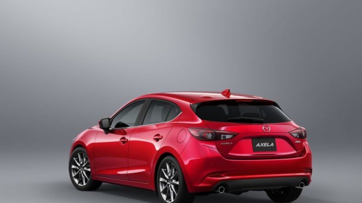 Mazda Axela prošla decentní modernizací, do prodeje jde již dnes.