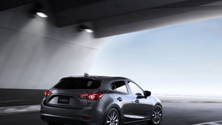 Mazda Axela prošla decentní modernizací, do prodeje jde již dnes.