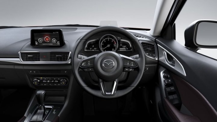 Mazda Axela prošla decentní modernizací, do prodeje jde již dnes.