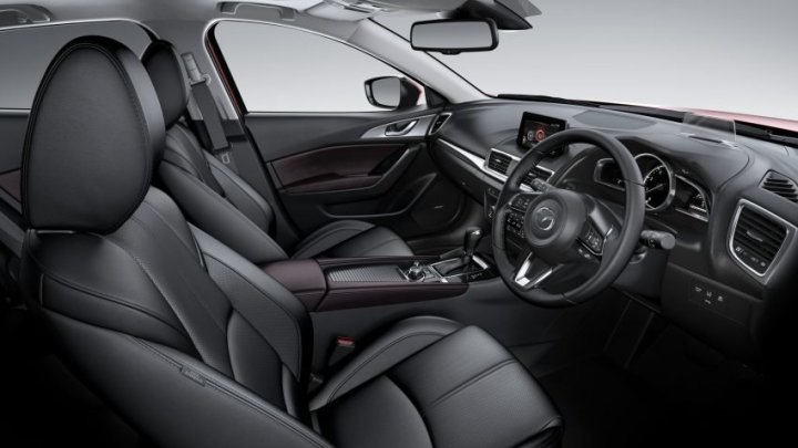 Mazda Axela prošla decentní modernizací, do prodeje jde již dnes.