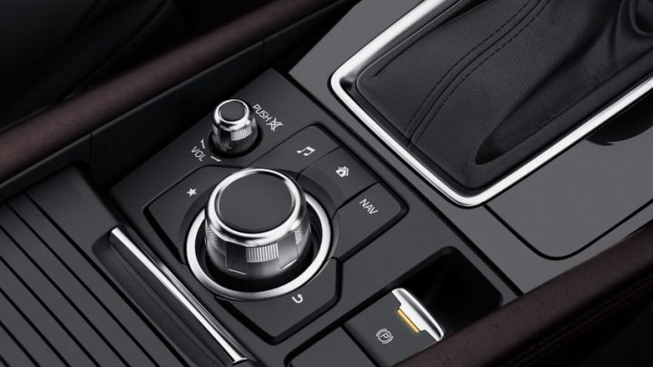 Mazda Axela prošla decentní modernizací, do prodeje jde již dnes.