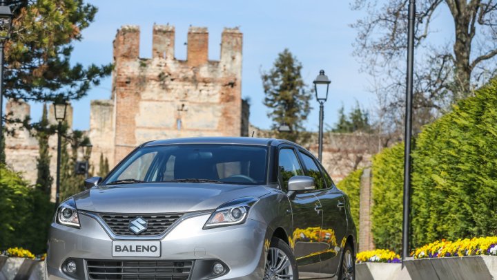 Suzuki Baleno SHVS má v útrobách mild-hybridní technologii.