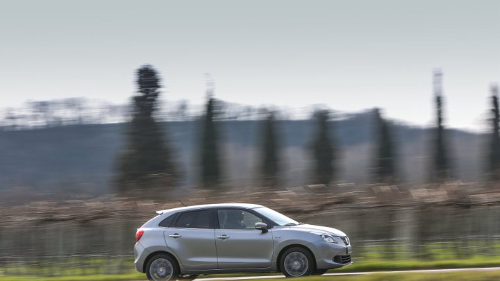 Suzuki Baleno SHVS má v útrobách mild-hybridní technologii.