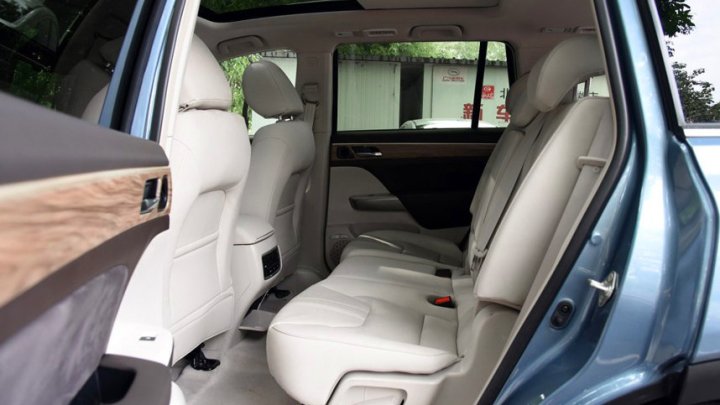 GAC Trumpchi GS8 je poslední novinkou mezi čínskými SUV.