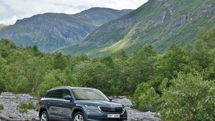 Škoda Kodiaq se představuje oficiálně, má pět motorů i několik unikátních prvků.