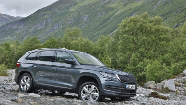 Škoda Kodiaq se představuje oficiálně, má pět motorů i několik unikátních prvků.