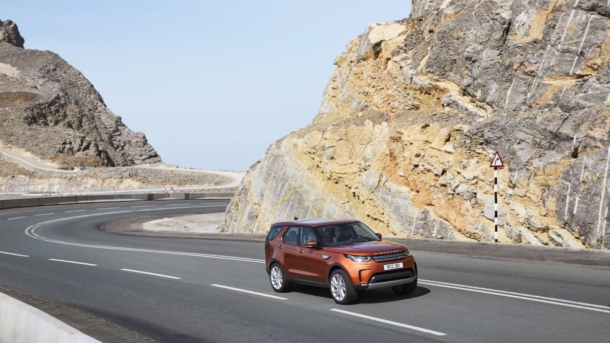 Land Rover Discovery přichází v páté generaci, která větší než doposud.