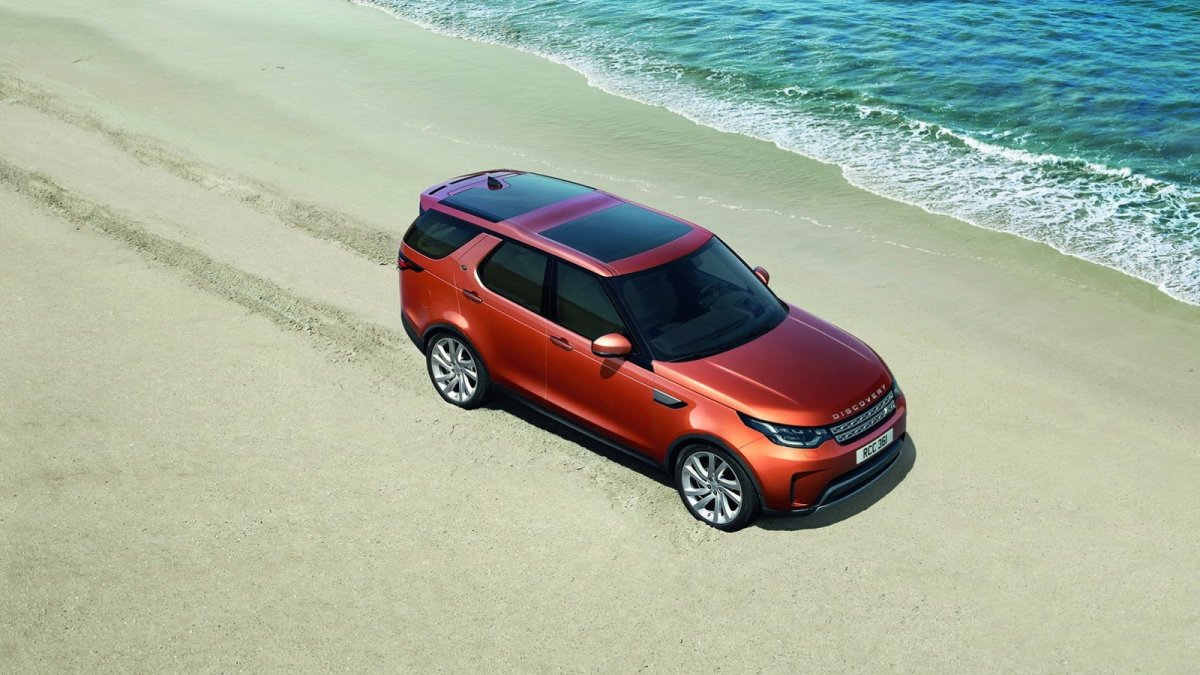 Land Rover Discovery přichází v páté generaci, která větší než doposud.