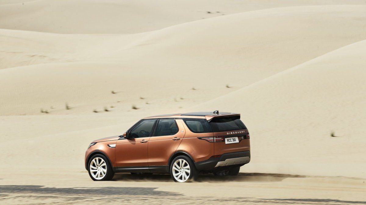 Land Rover Discovery přichází v páté generaci, která větší než doposud.