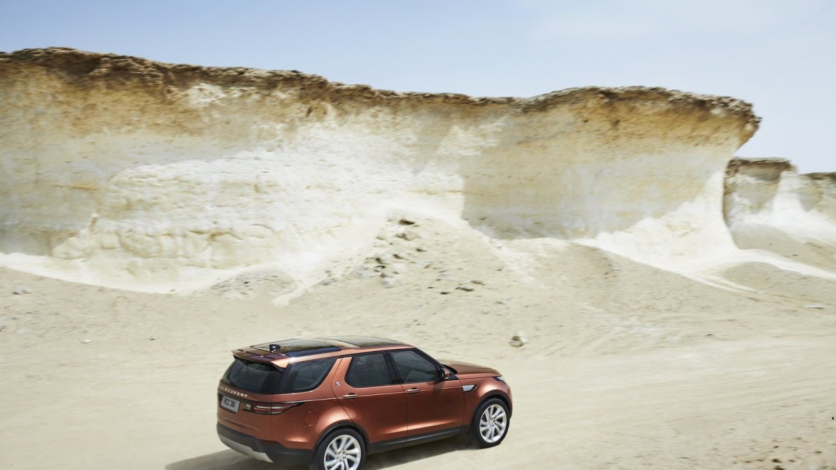 Land Rover Discovery přichází v páté generaci, která větší než doposud.