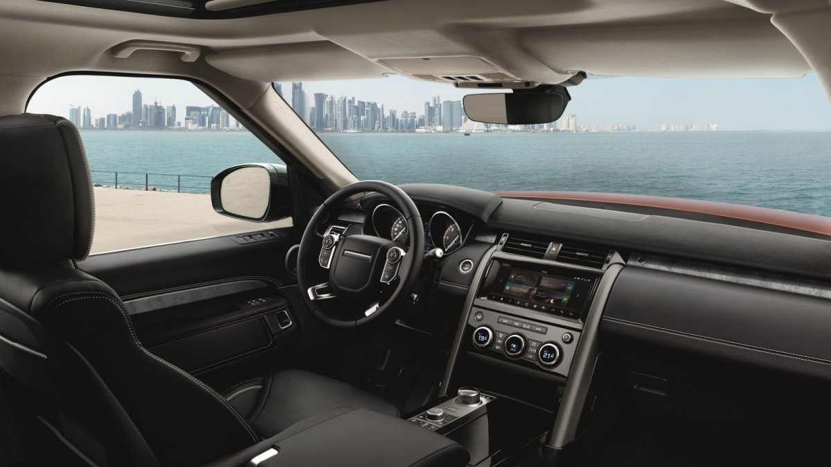 Land Rover Discovery přichází v páté generaci, která větší než doposud.
