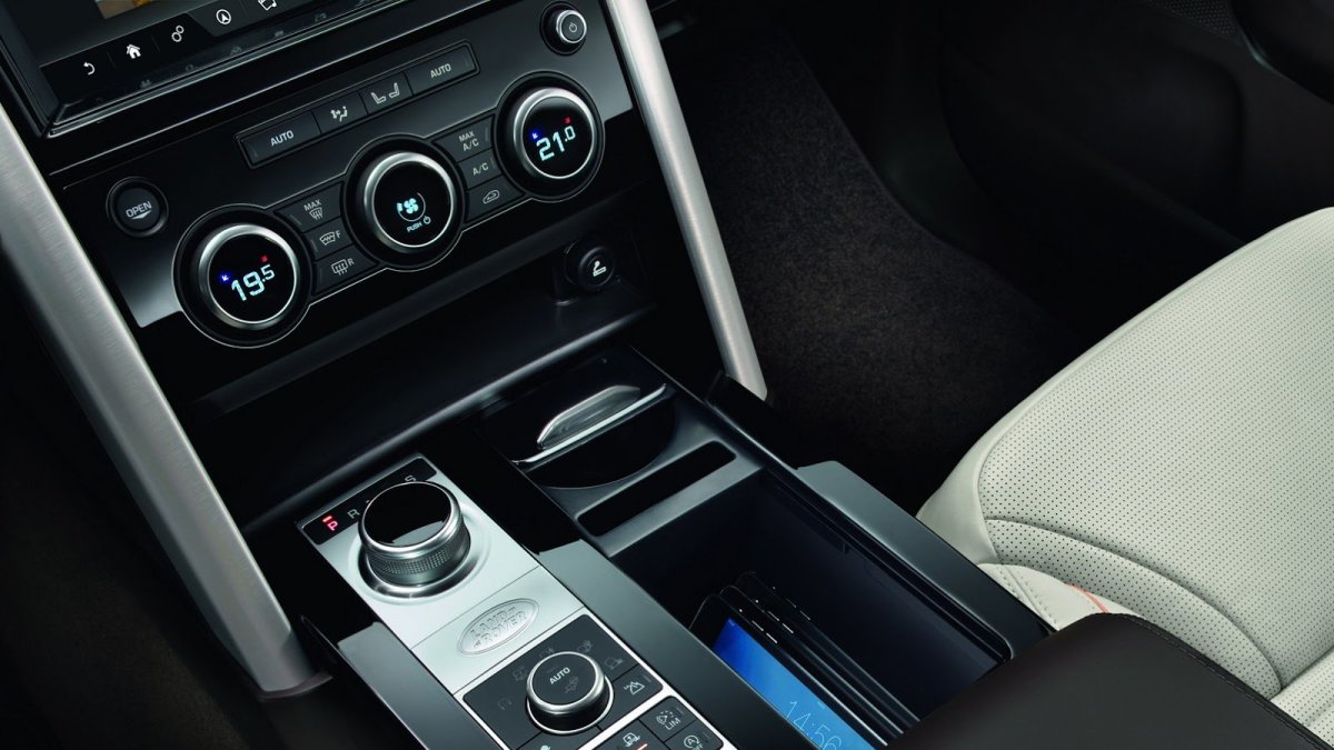 Land Rover Discovery přichází v páté generaci, která větší než doposud.